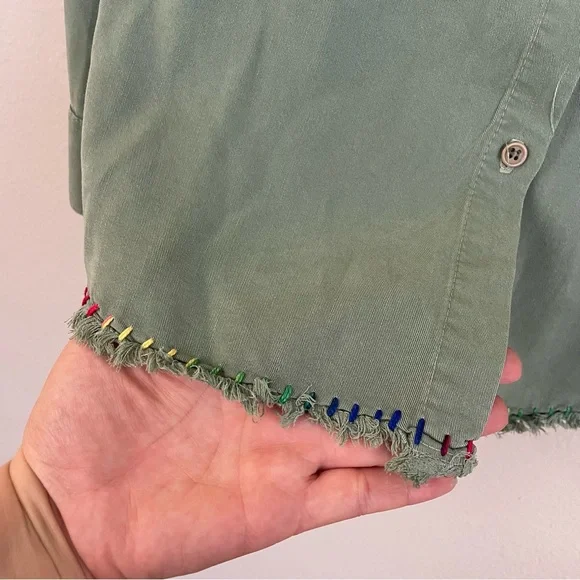 Lauren Moshi Sloane Cool Skull Chambray Raw Hem Button Down Shirt Size Medium - Picture 7 of 11